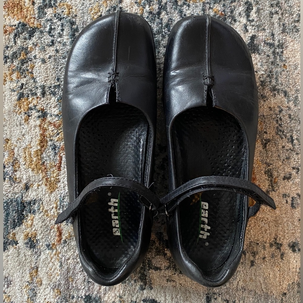 Earth Shoes size 7.5B
